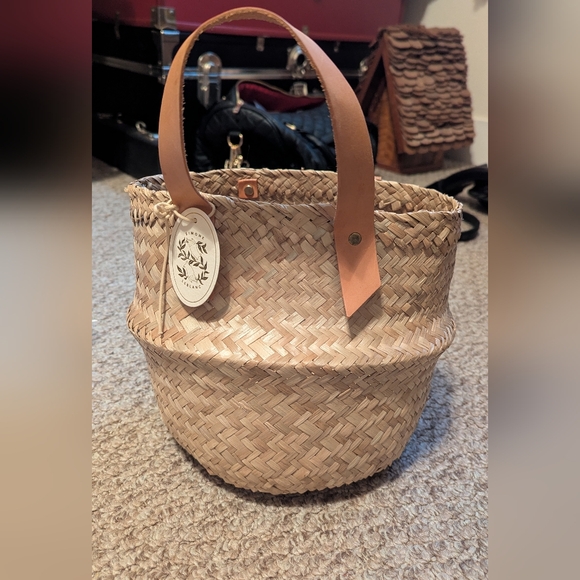 Simone LeBlanc Handwoven Straw Tote Bag with Tan Handles - Picture 1 of 4